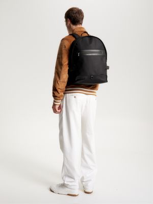 Mochila com o logotipo da TH Tech