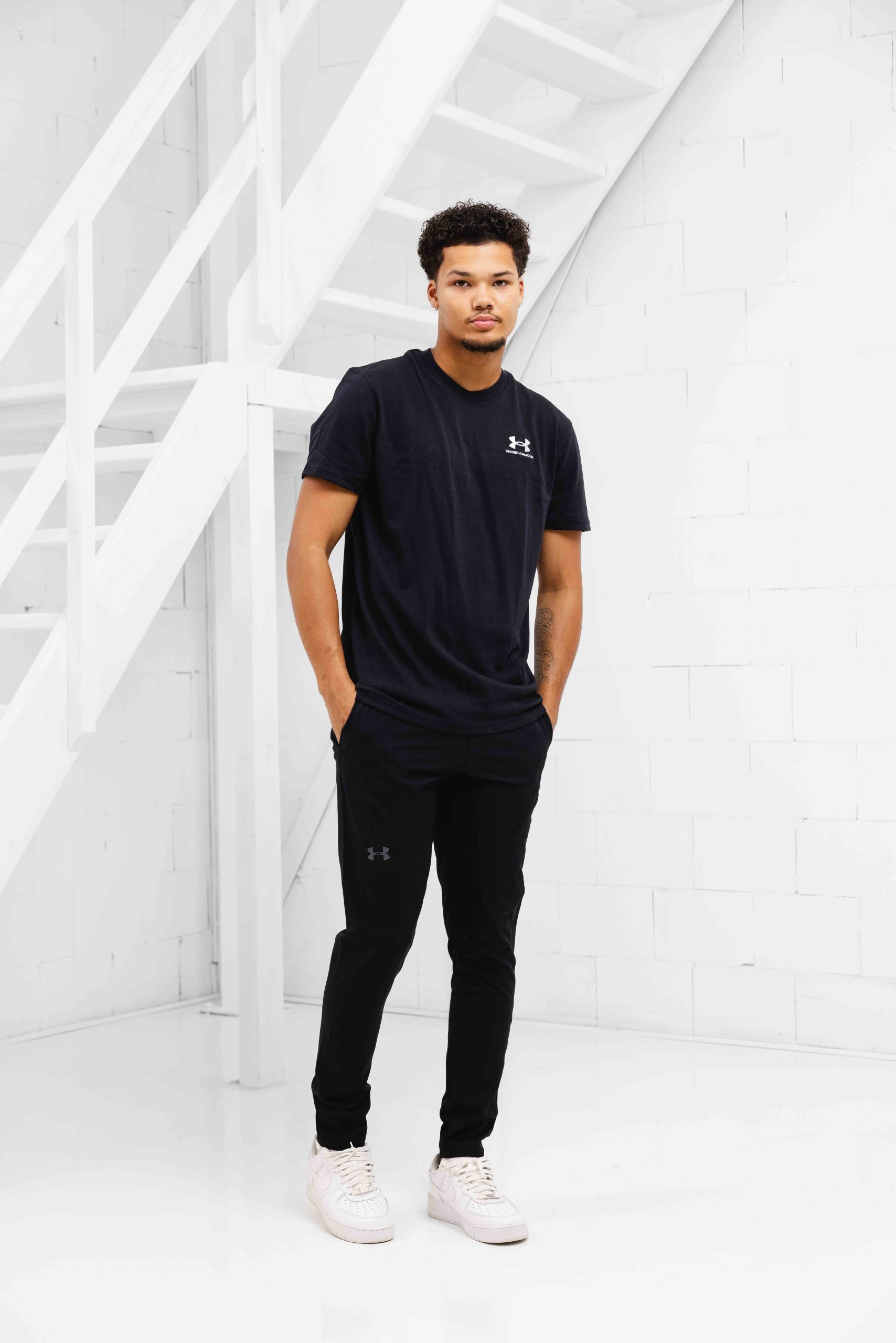 Under Armour Embroidered Heavyweight T-Shirt Heren Zwart