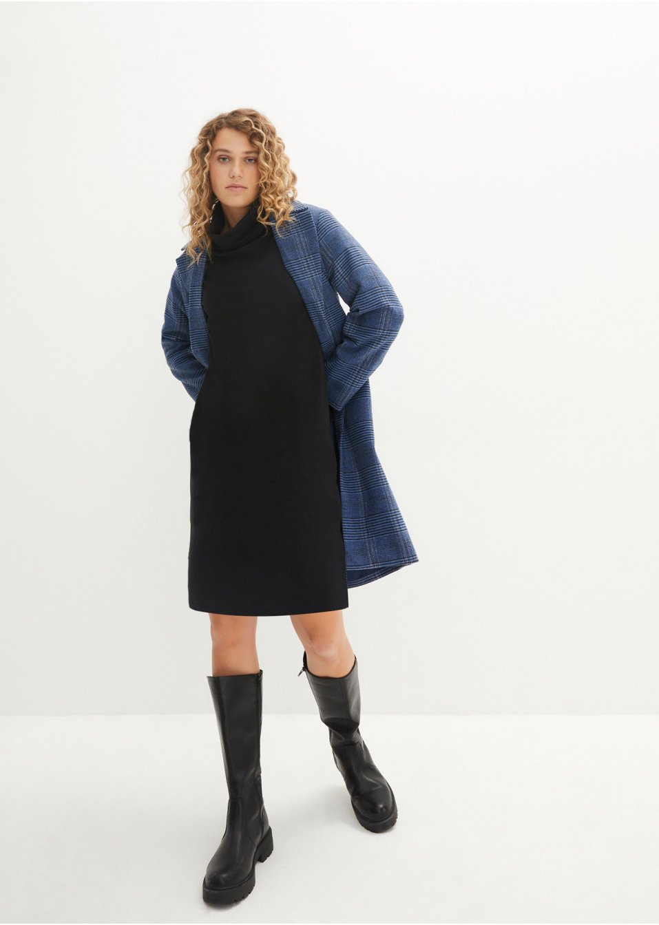 Robe sweat à col ample