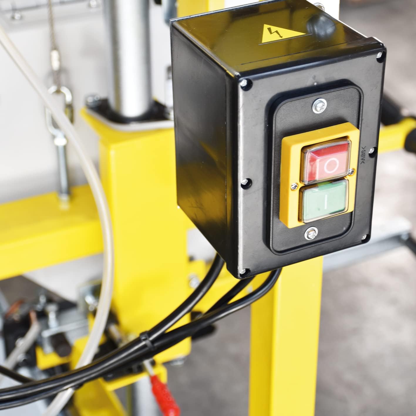 BAMATO Blockbandsäge | BBSW-400 | 3m Rollbahn (Erweiterbar) |2,2 kW Leistung | 400V Elektromotor | beidseitig kugelgelagerte Sägebandführung | Schnellspannsystem