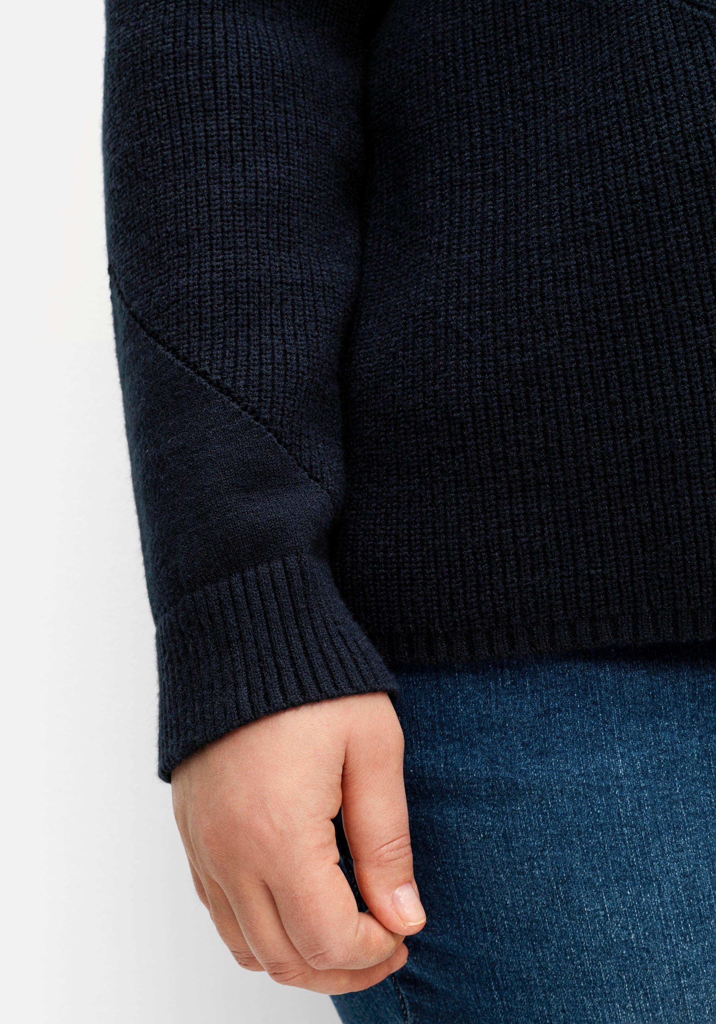 Strickjacke im Strickmuster-Mix