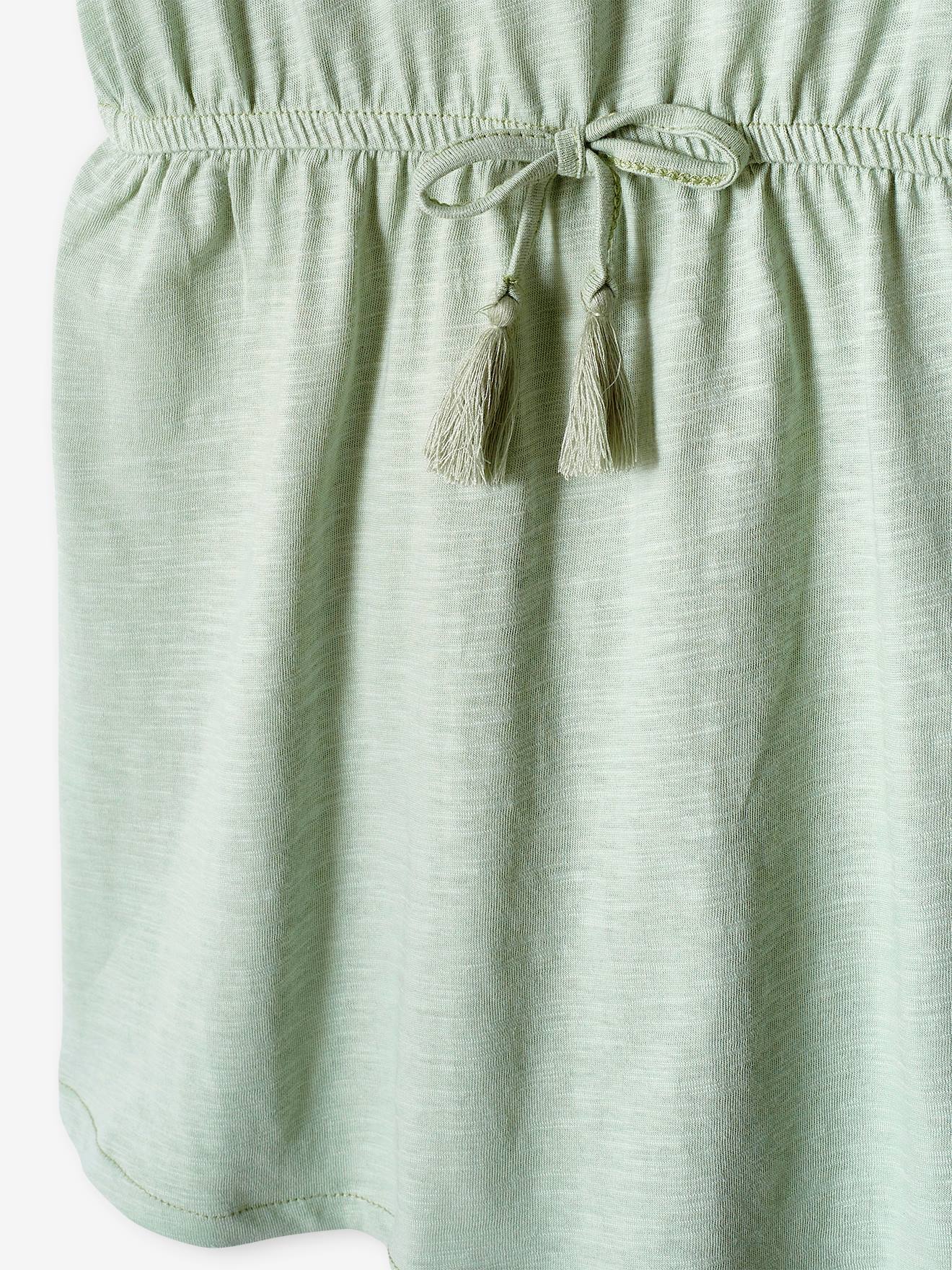 Vestido infantil com detalhes em bordado inglês na cor malva.