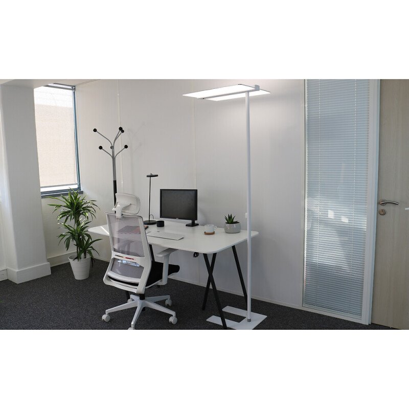Lampadaire glasslight orius unilux led gradable sur socle blanc