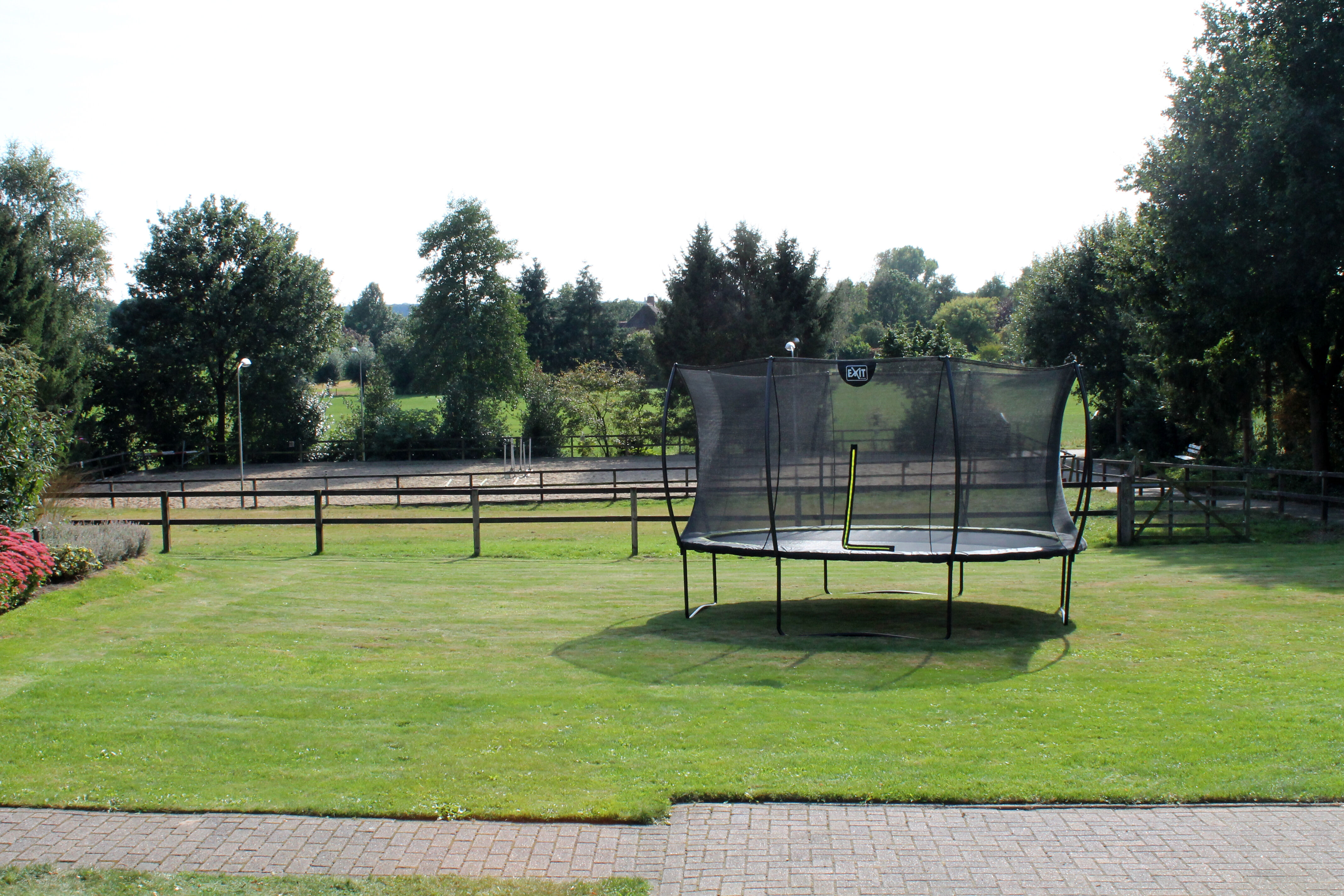 EXIT Silhouette - Trampoline - Roze - 305 cm
