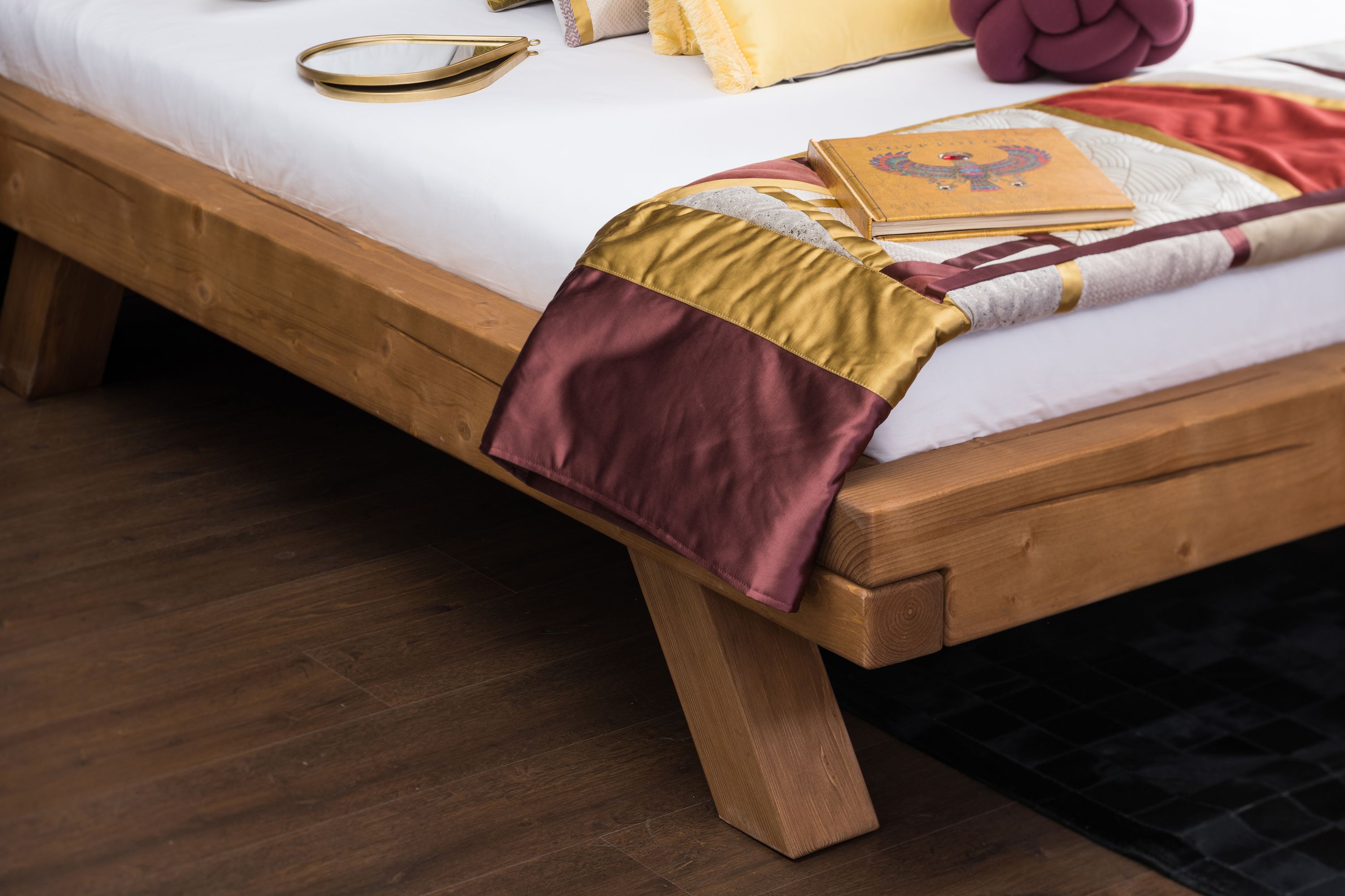 Balkenbett 140 x 200cm Massivholz Bettgestell Doppelbett Ehebett Bettrahmen
