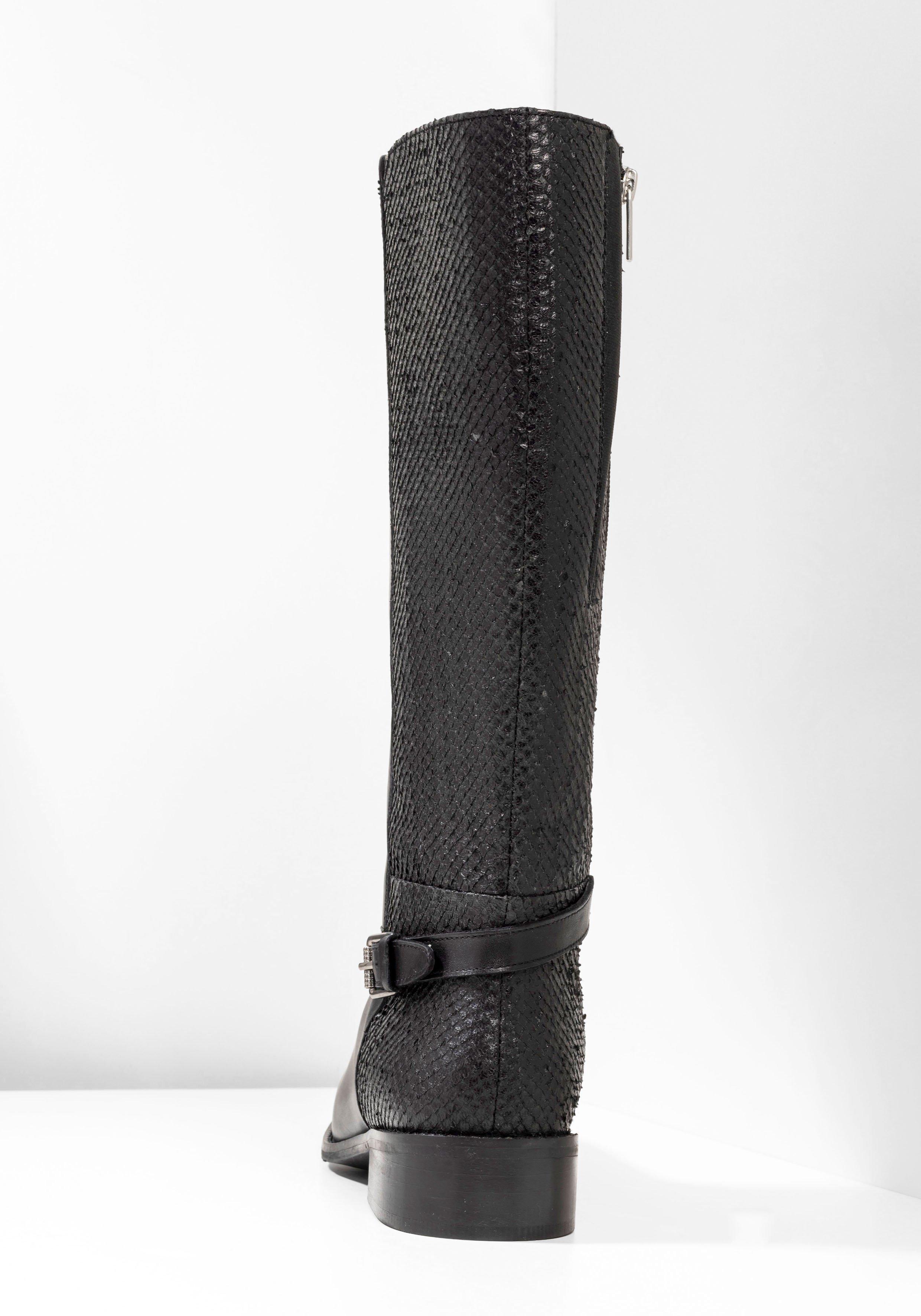 Weitschaftstiefel aus Leder, mit Schnallenbändern