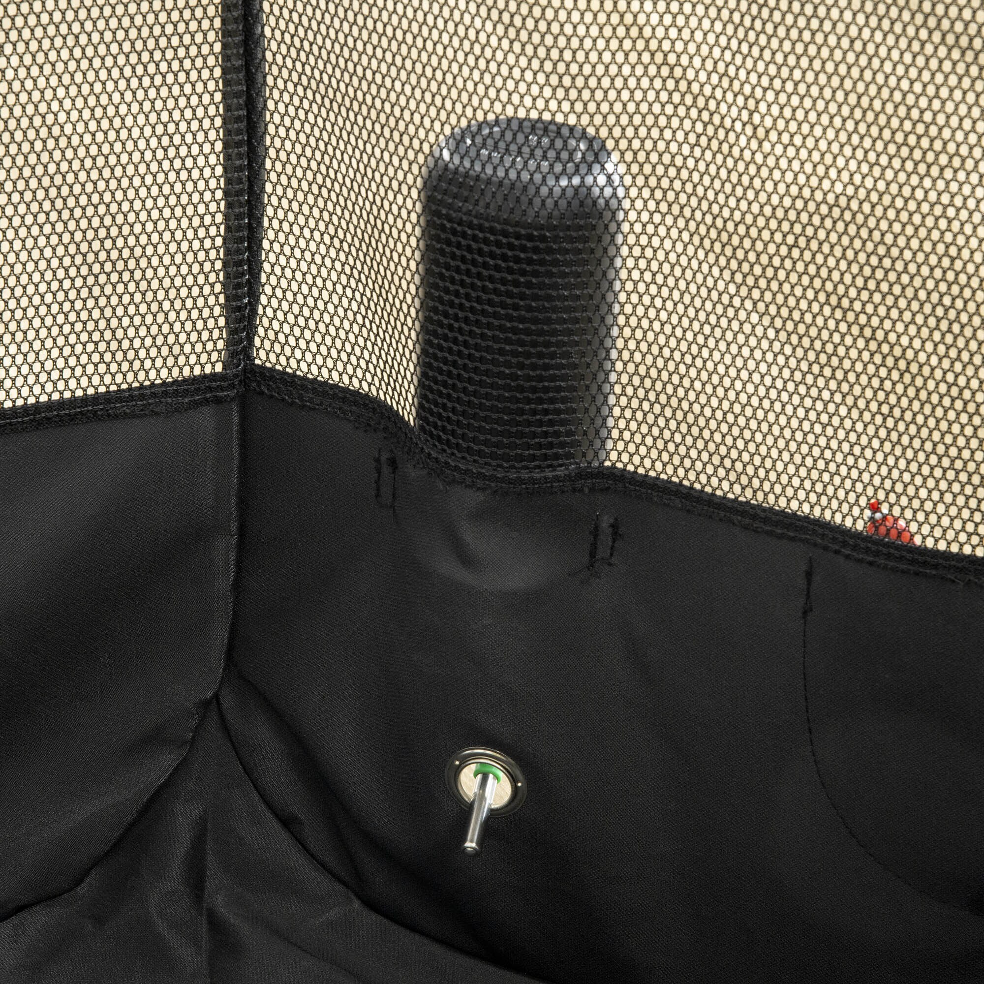 PawHut Welpenlaufstall mit Schutznetz schwarz, weiß 118L x 118B x 62H cm