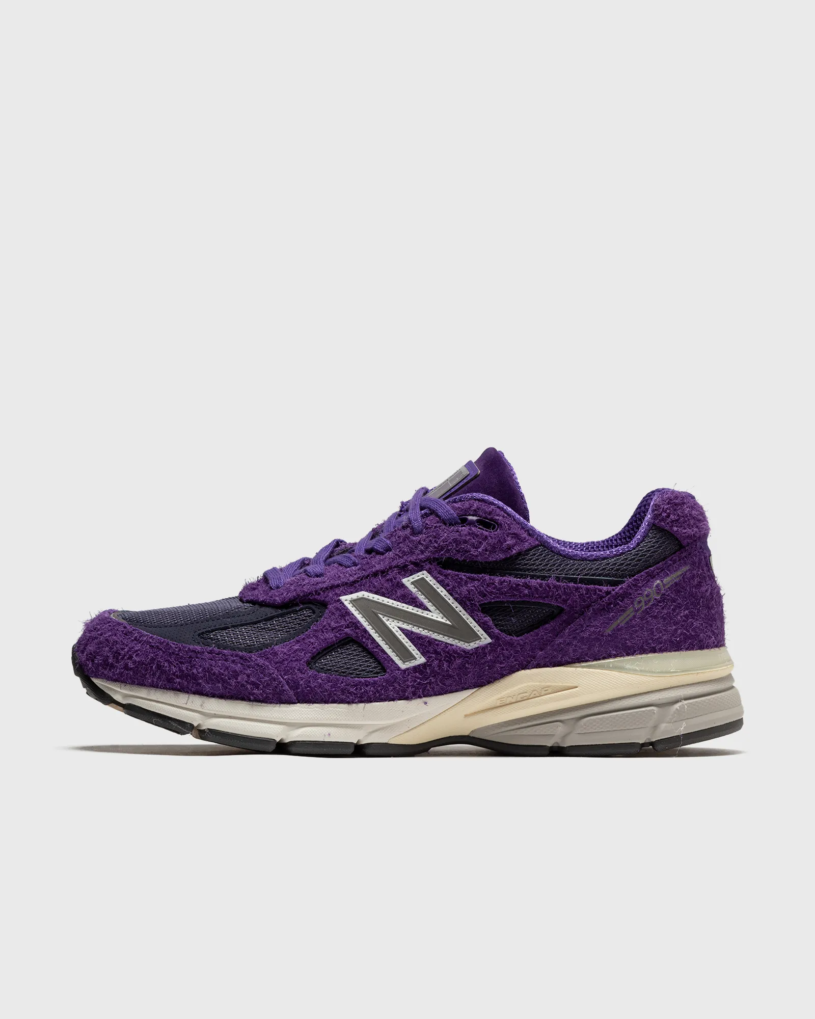 New Balance 990TB4