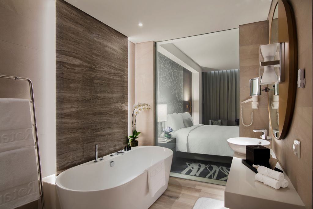 Al Bandar Rotana Logies en ontbijt - Hotel