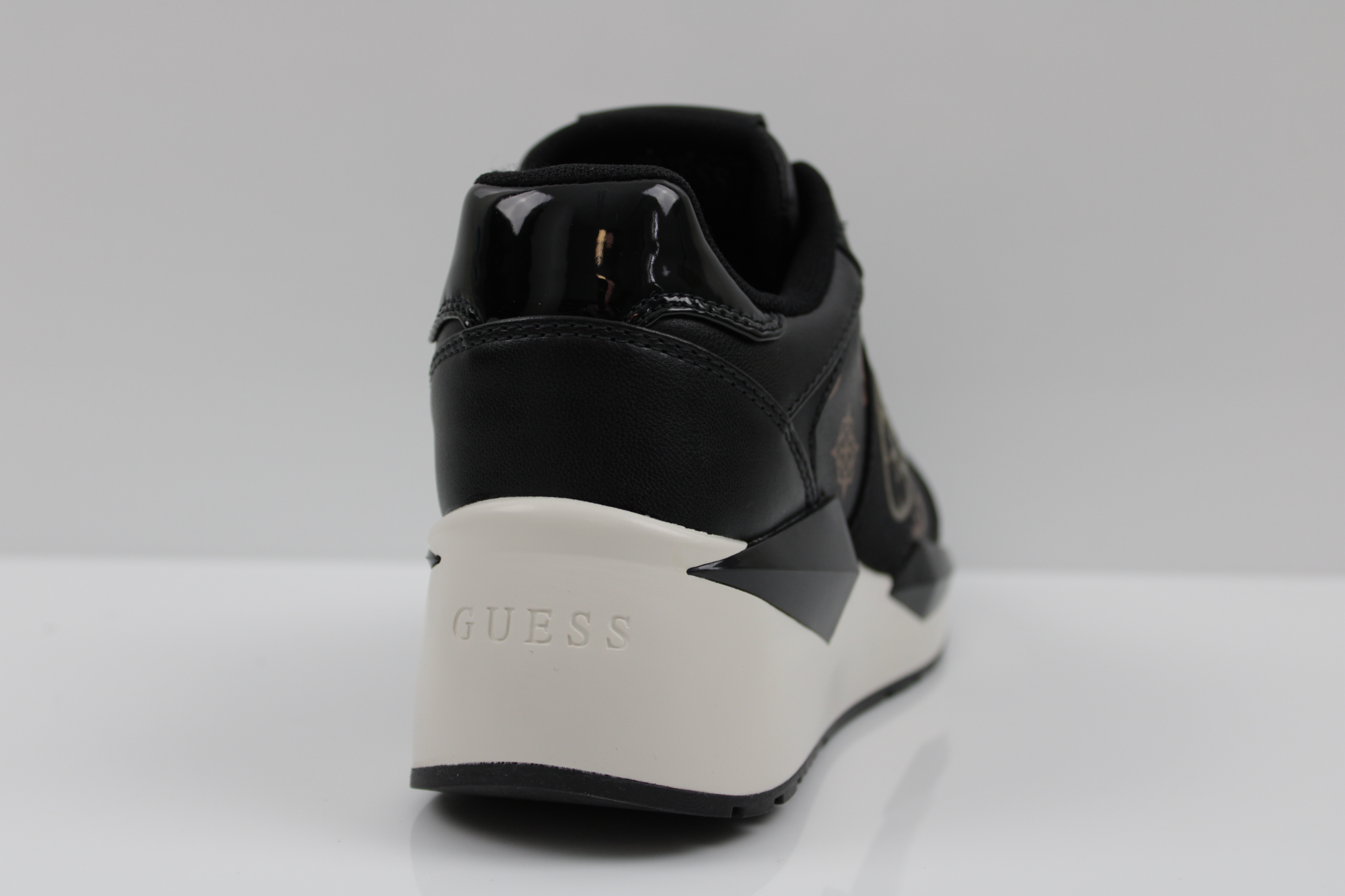 Guess Sneaker