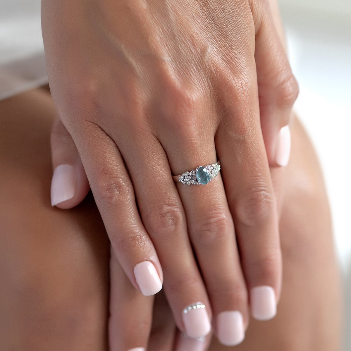 Bague ADEN Or 585 Blanc Aigue-Marine et diamants 2.934grs