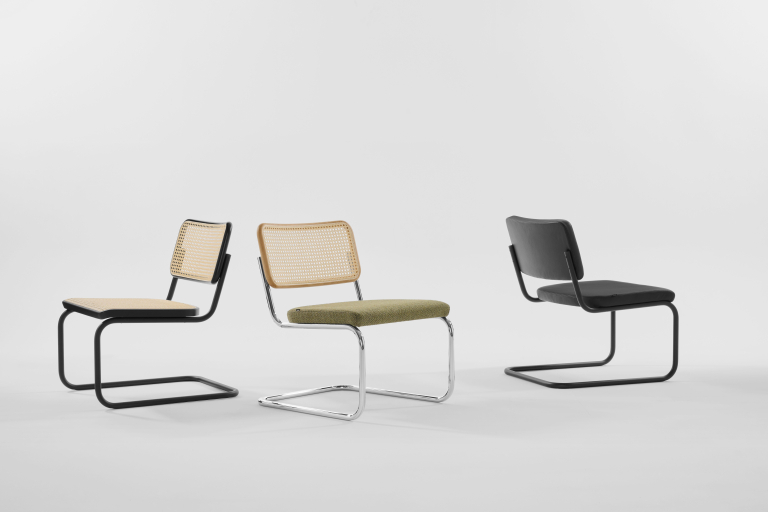Thonet S32 fauteuil PVL leer Nero 622, zwart onderstel