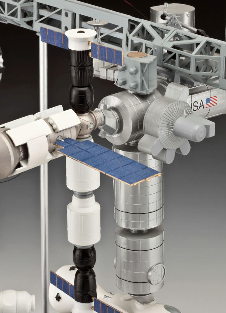 25th Anniversary ISS Platinum Edition, Revell Modellbausatz