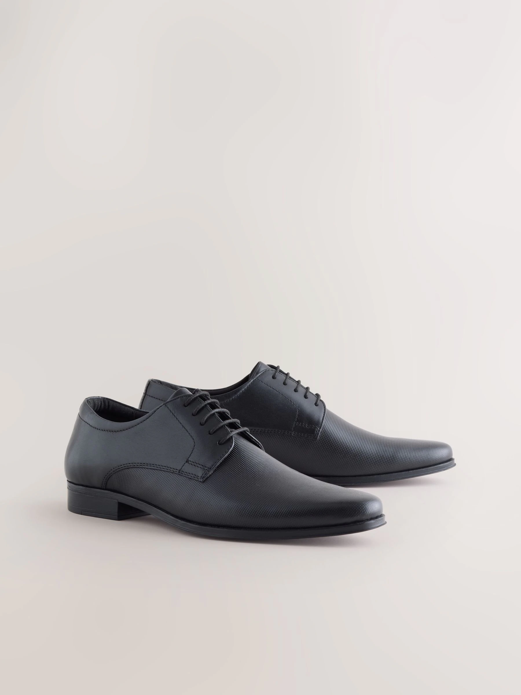 Zwart - Derby schoenen met reliëfpatroon