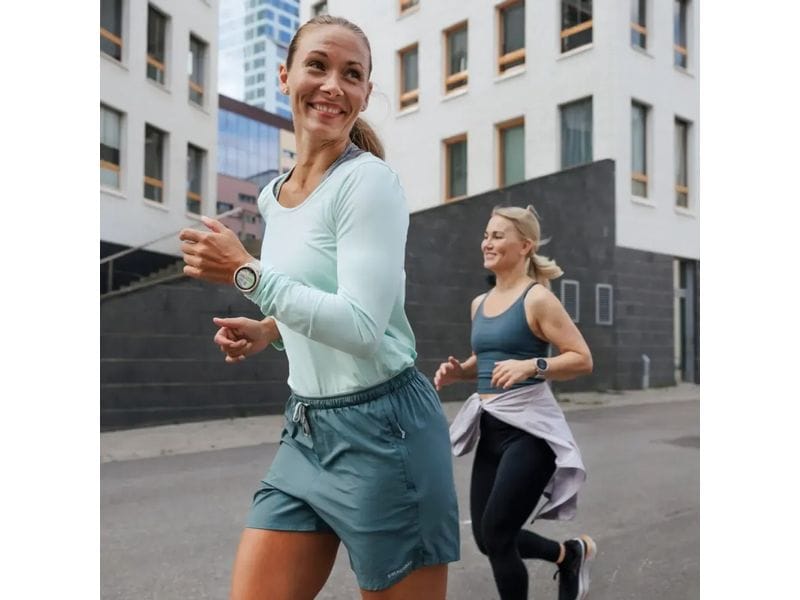 POLAR Sportuhr Vantage M3 Greige Sand Multisportuhr mit AMOLED Display