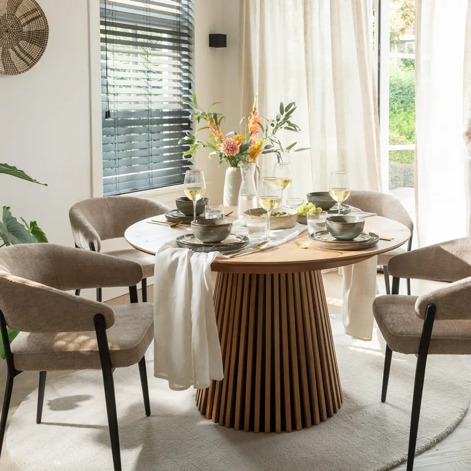 Eettafel Irene - walnoot - uitschuifbaar