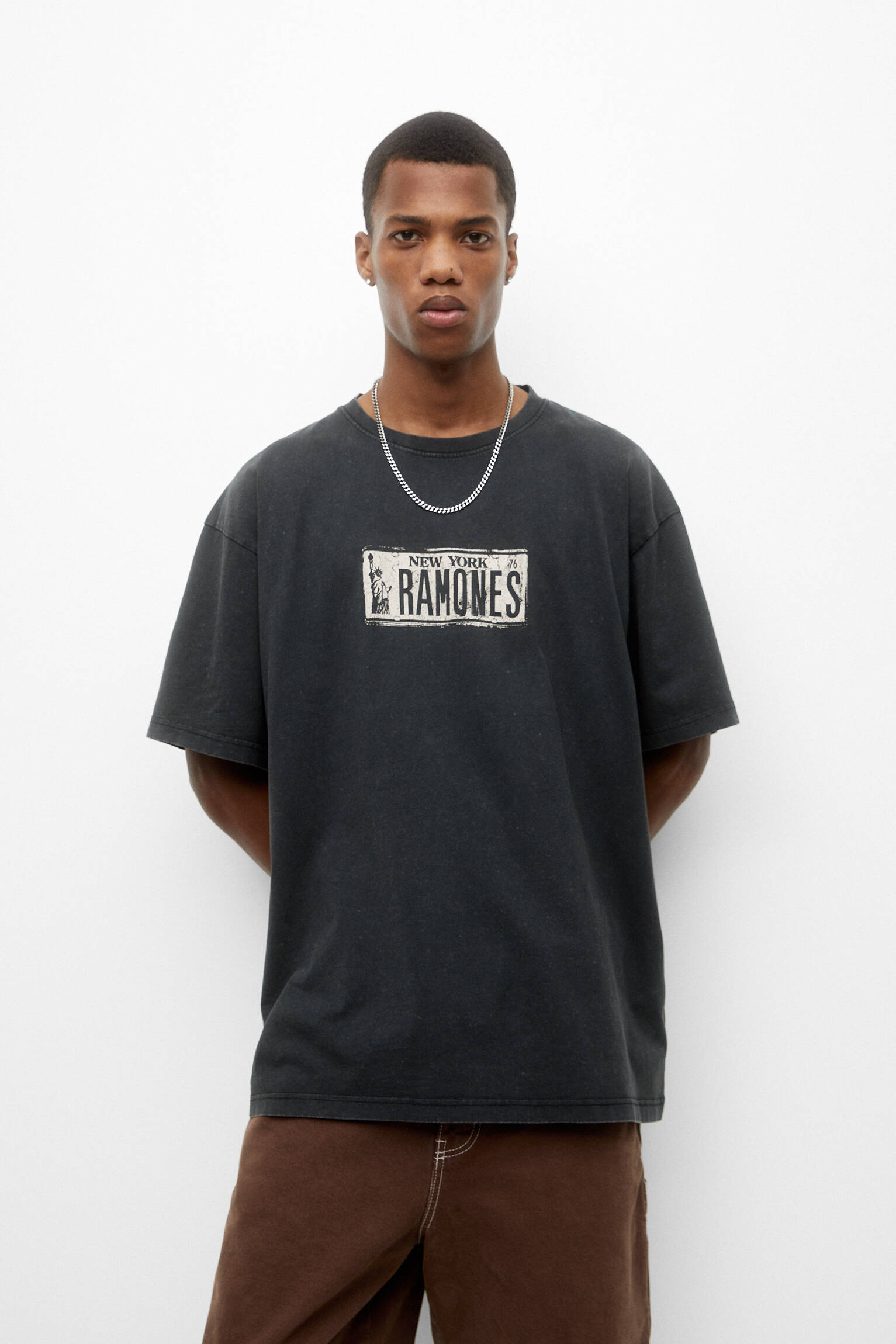 CAMISETA PRETA DOS RAMONES - PRETA
