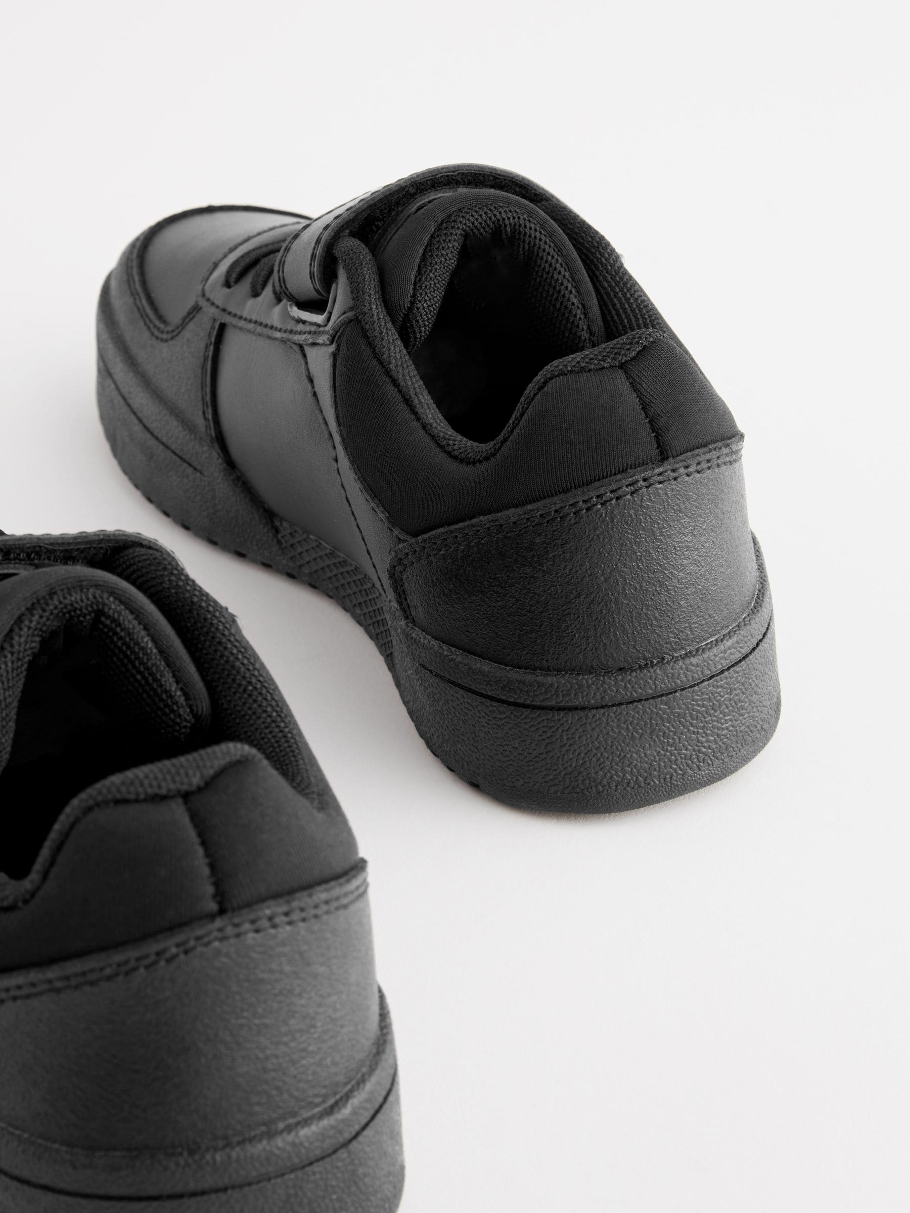 Zwart - Elastische vetersneakers voor school met 1 bandje