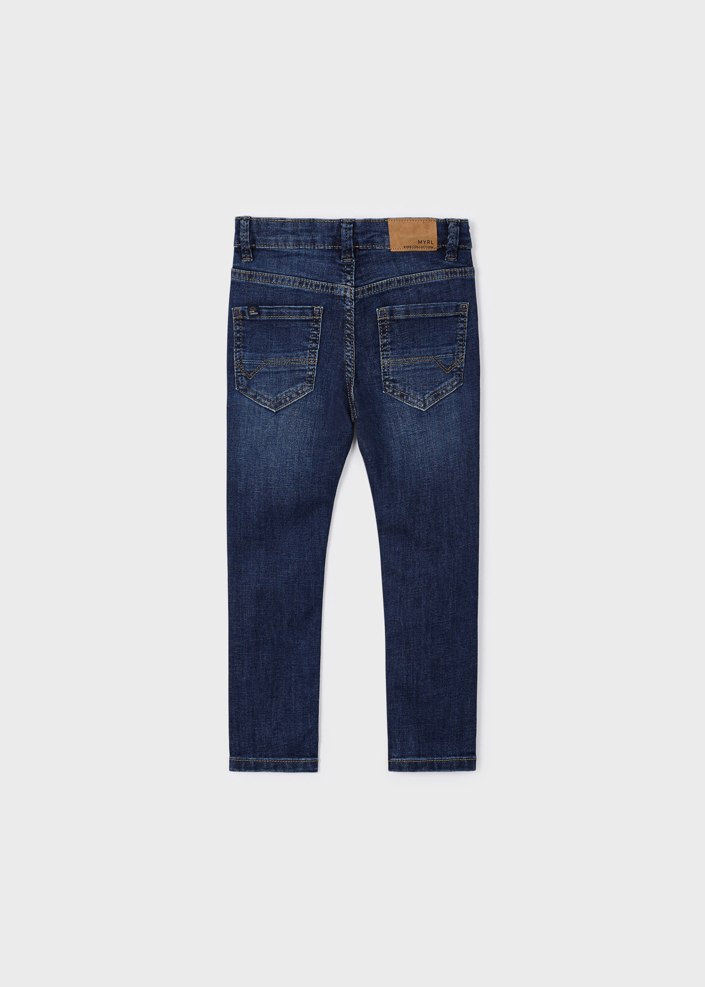 Calça jeans skinny feita com algodão sustentável para meninos