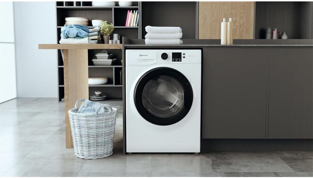 Bauknecht BPW 914 A Waschmaschine Frontlader/ 9kg/ kraftvolle Fleckentfernung/Kurz 45 / Clean Plus/Kurz 30 / Anti-Allergie Plus/Mengenautomatik/Option Extra Touch/Dynamic Inverter Motor, Weiß