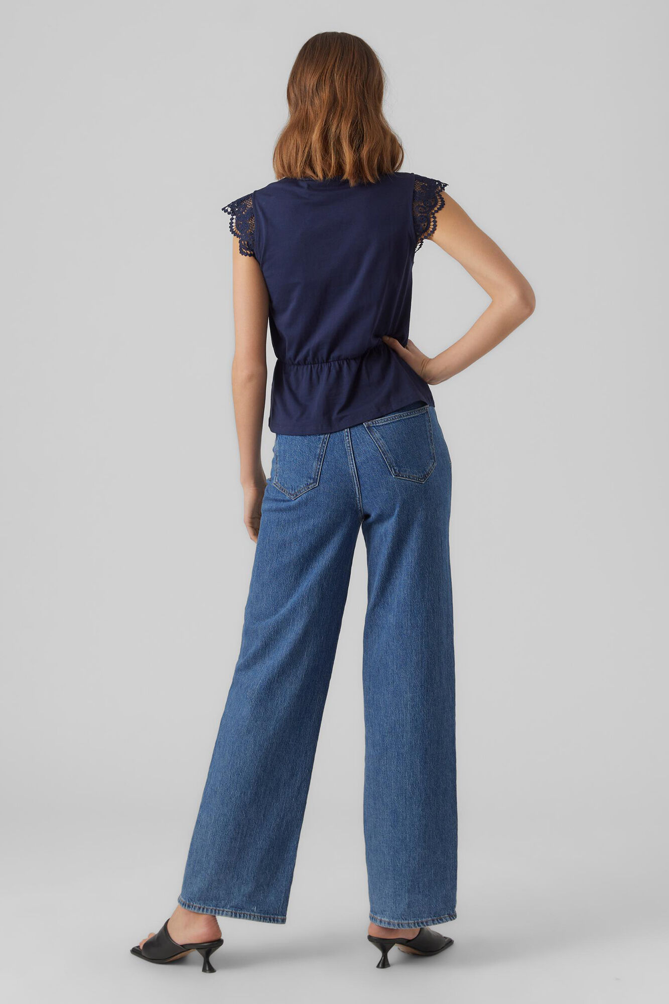 Blusa sem mangas com detalhes em renda - Azul marinho