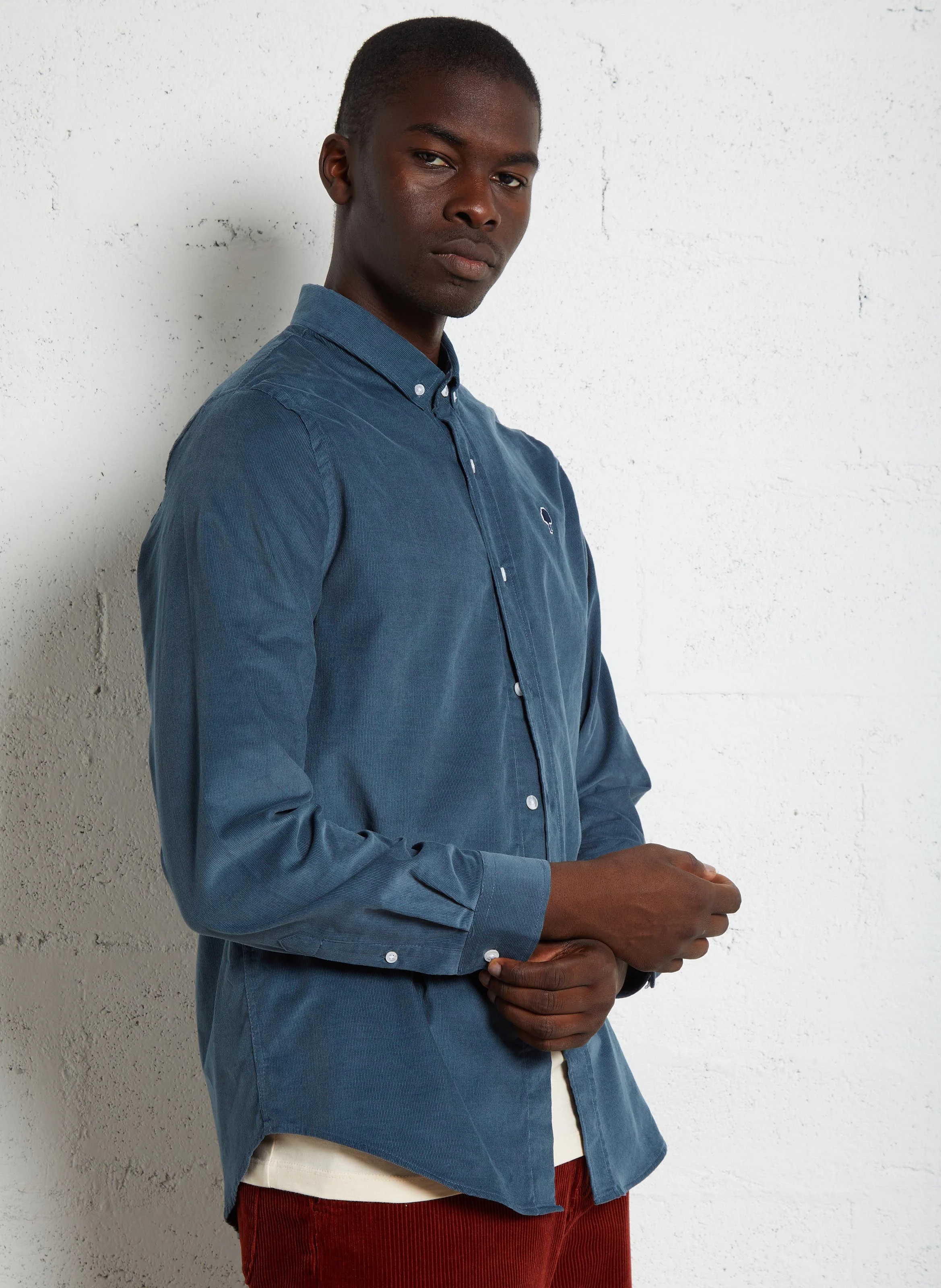 IVOY - Chemise droite col boutonné en velours de coton côtelé | Bleu