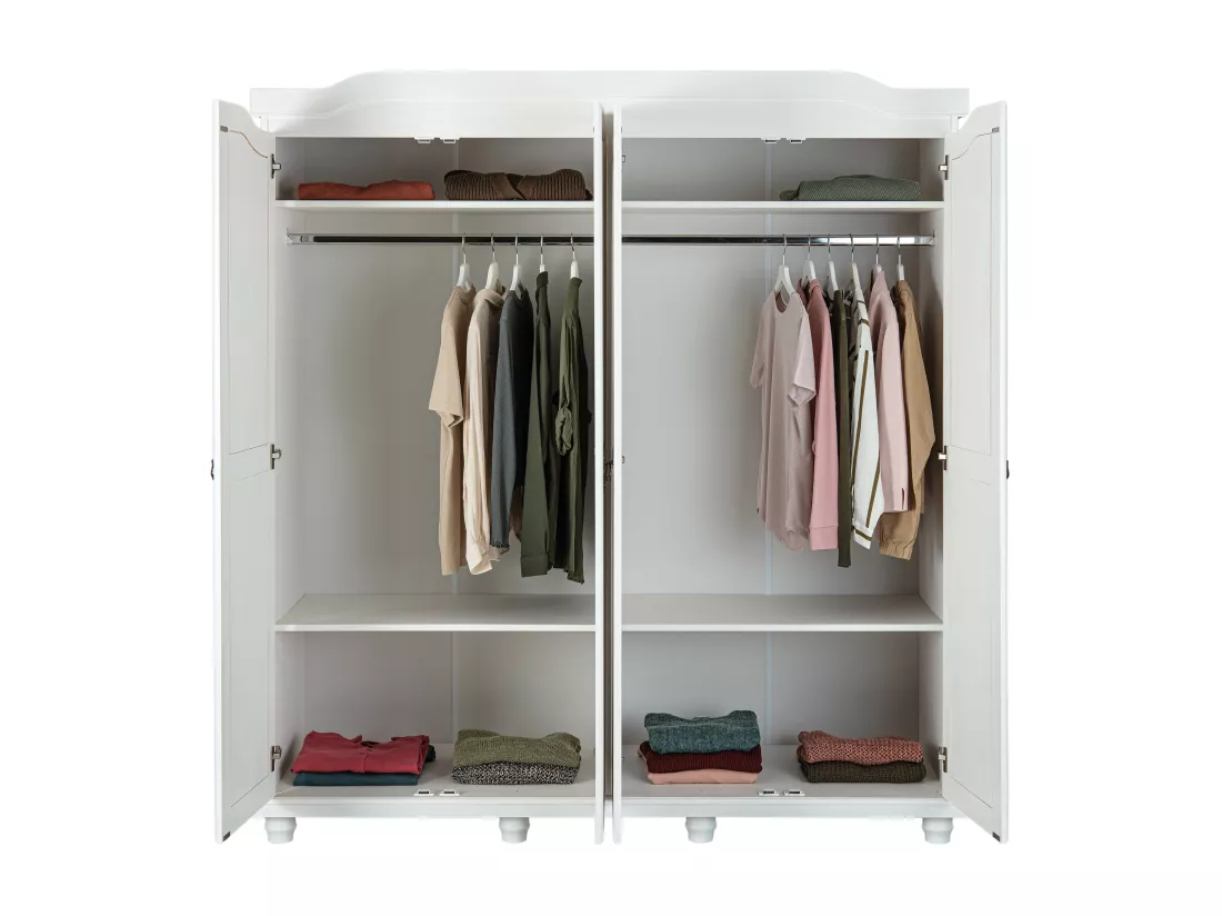 Armoire en Pin Massif Laqué 