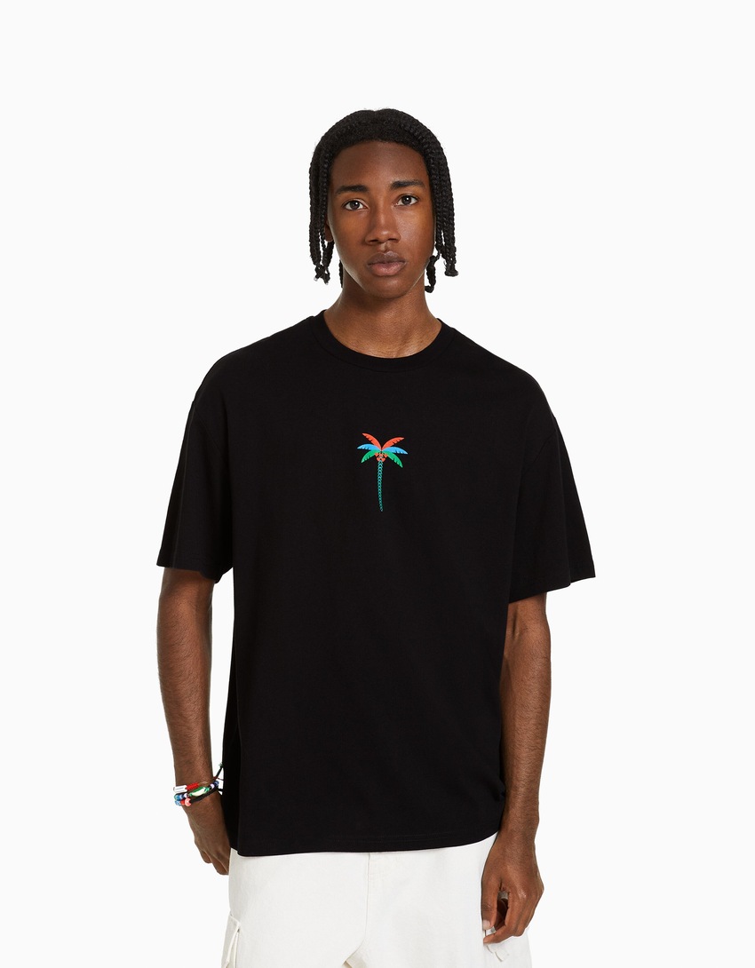 Camiseta de manga curta com estampa e modelagem quadrada