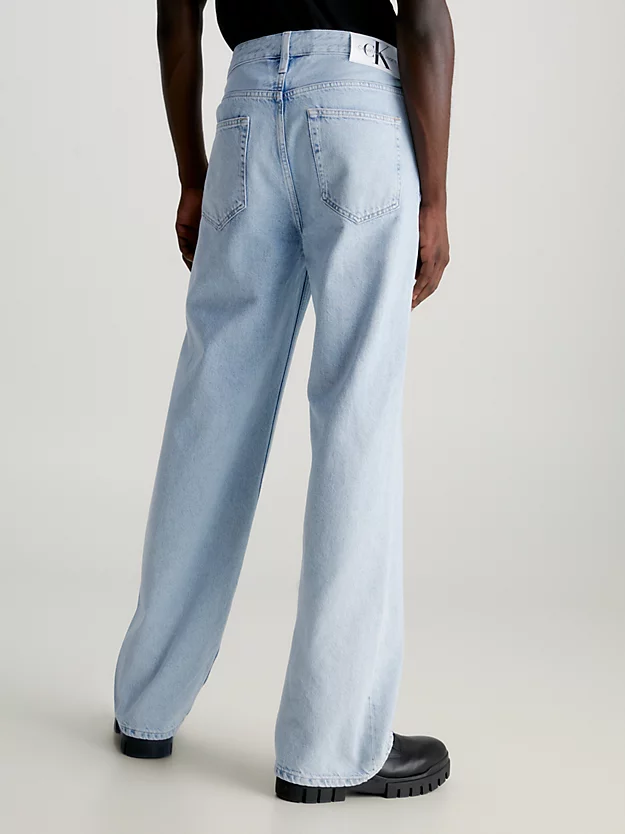 calças jeans de perna larga