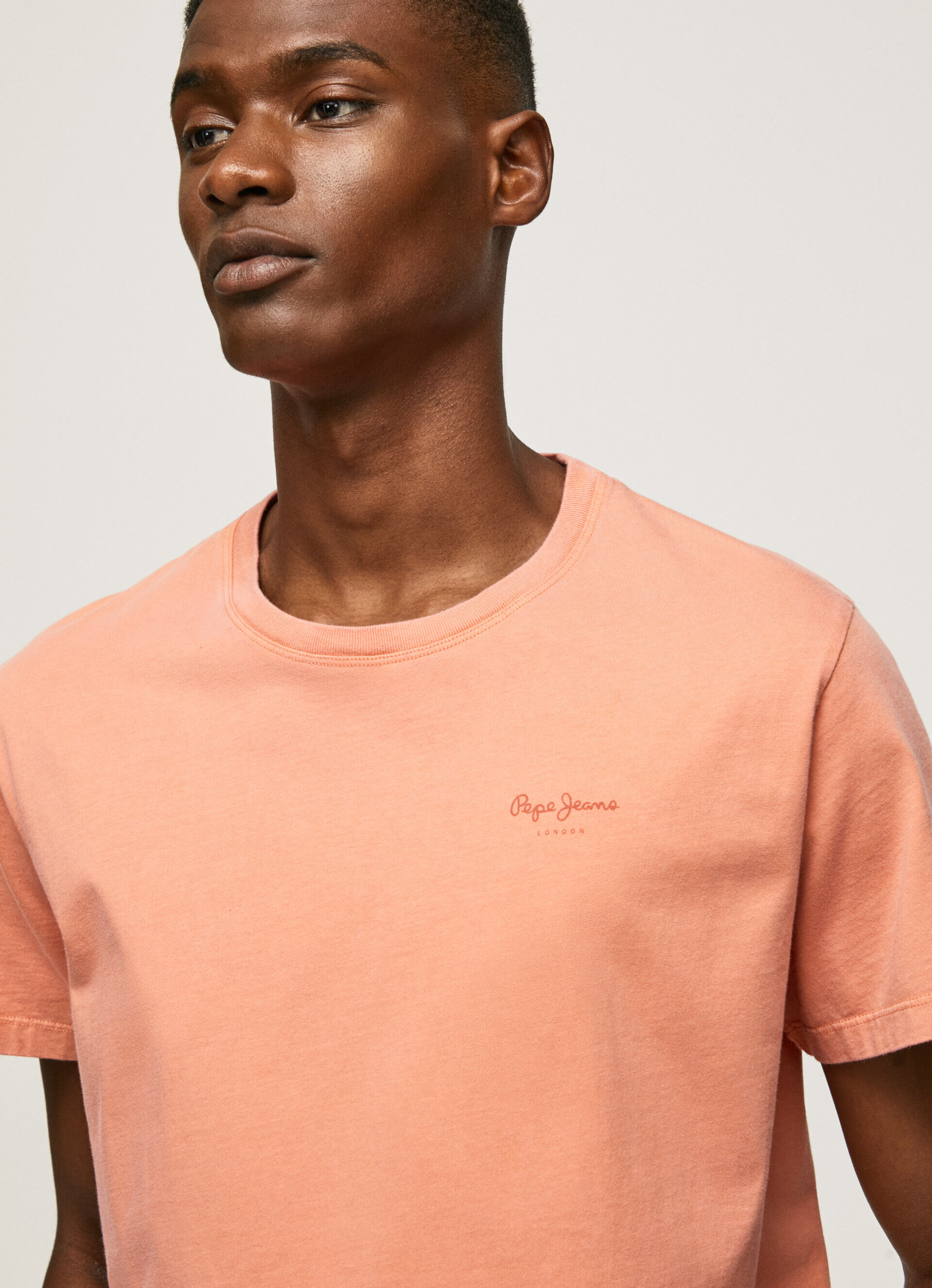 Camiseta de algodão com logo estampado - laranja abóbora