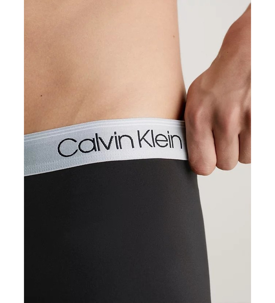 Cuecas boxer Calvin Klein de cintura baixa, pacote com 3 unidades, pretas.