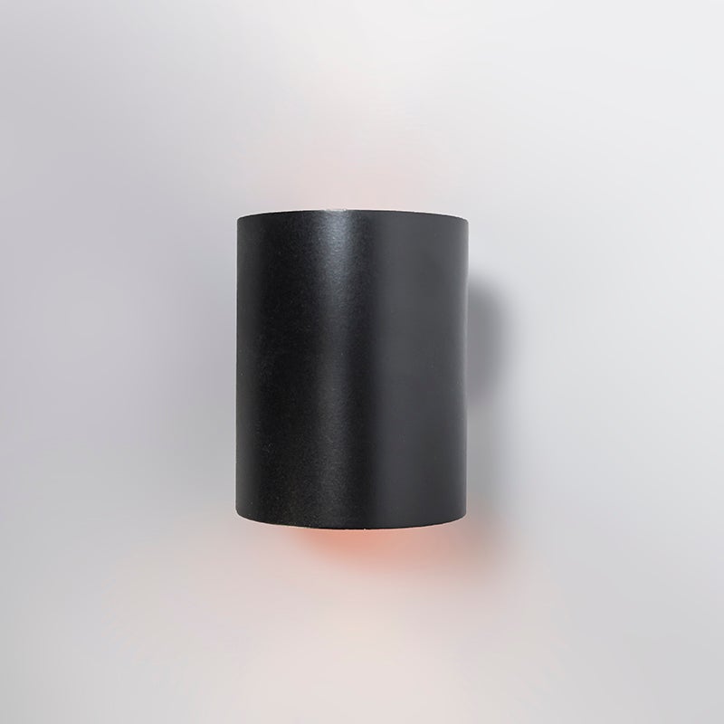 Ronde zwarte wandlamp met gouden accenten - Sola