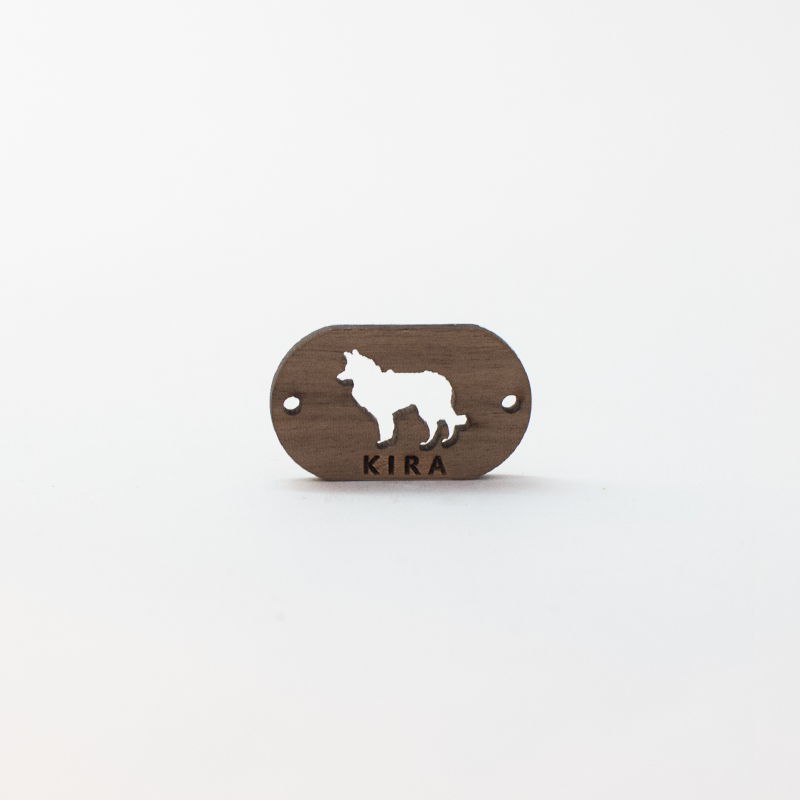 Pulseira de madeira personalizável com desenho de Border Collie em azul claro.