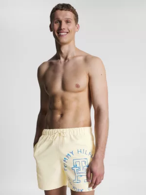 Calções de banho de comprimento médio com o logótipo da Hilfiger.