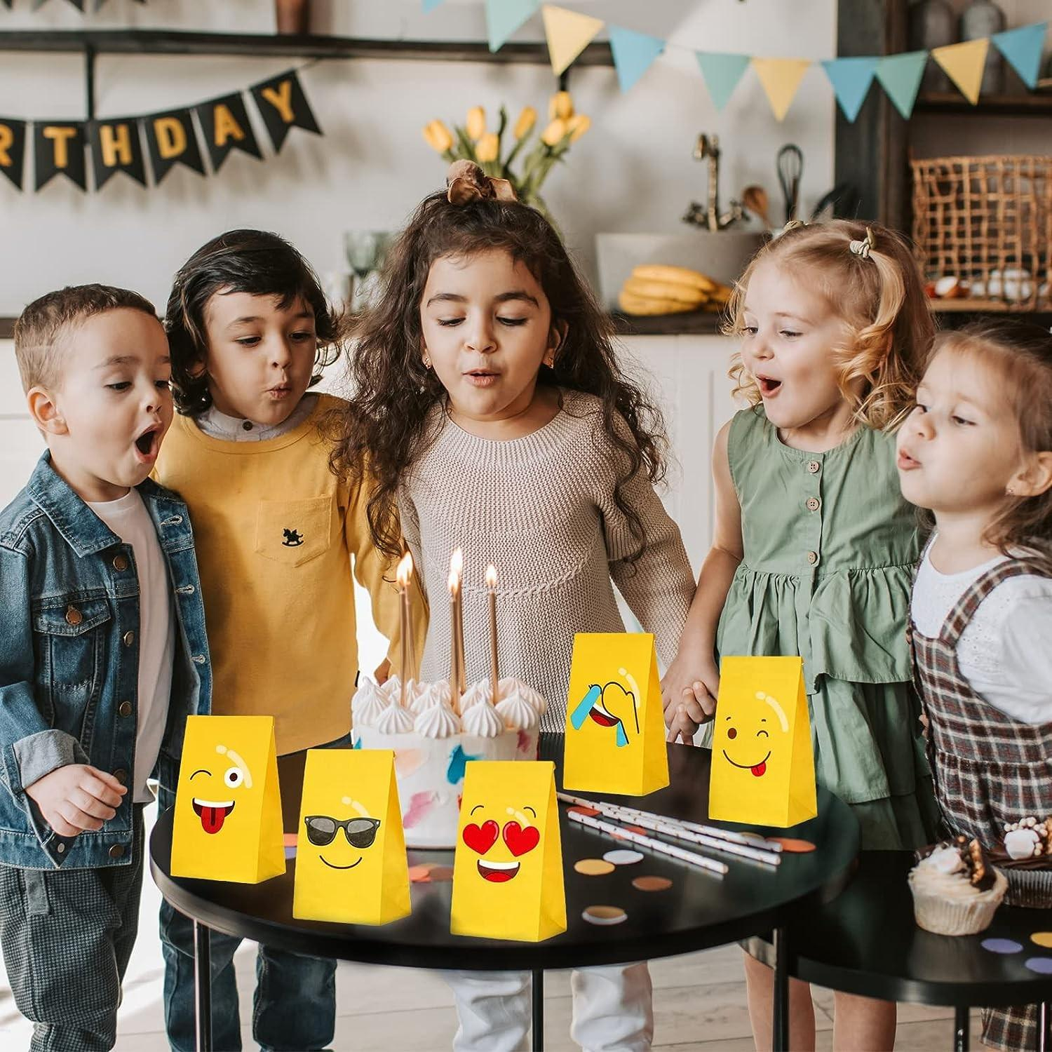 (48-tlg. Set) 12x22.5cm Kraftpapier Tüten Kinder Geschenktasche Candy Gift Bags Papiertüten inkl. Sticker - Emoji