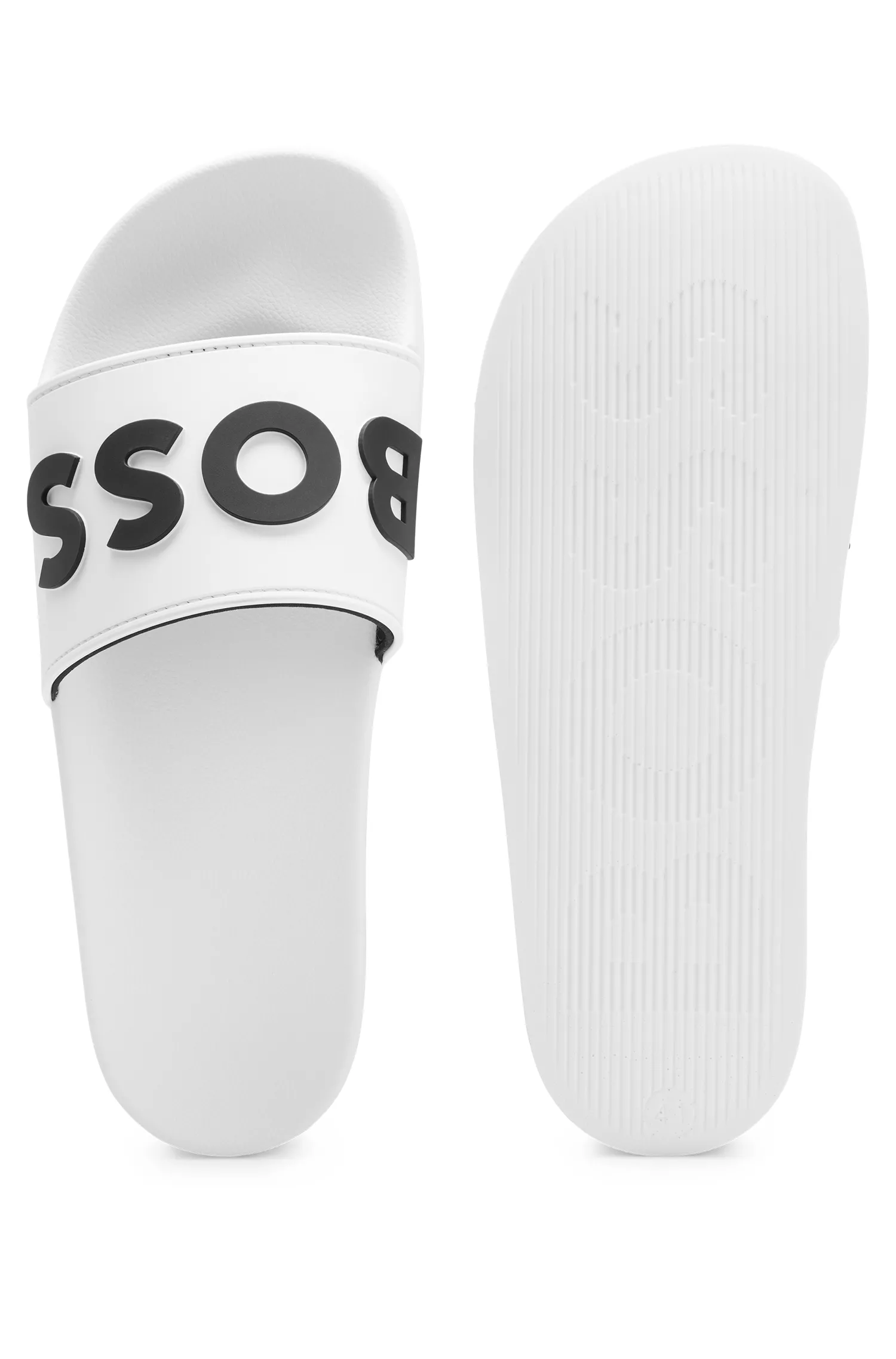Chinelo BOSS preto, fabricado na Itália, com logotipo em alto contraste.