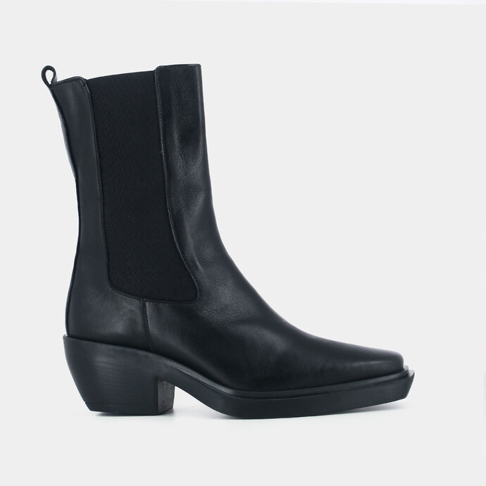 Bottines à talons et bouts carrés  en cuir noir