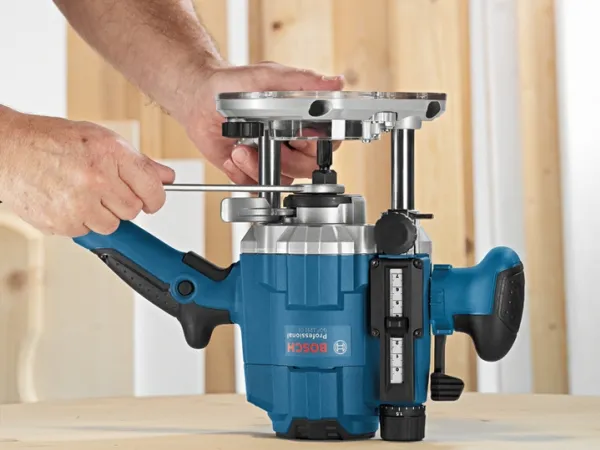 Bosch OVERFRÆSER GOF 1250 CE KARTON