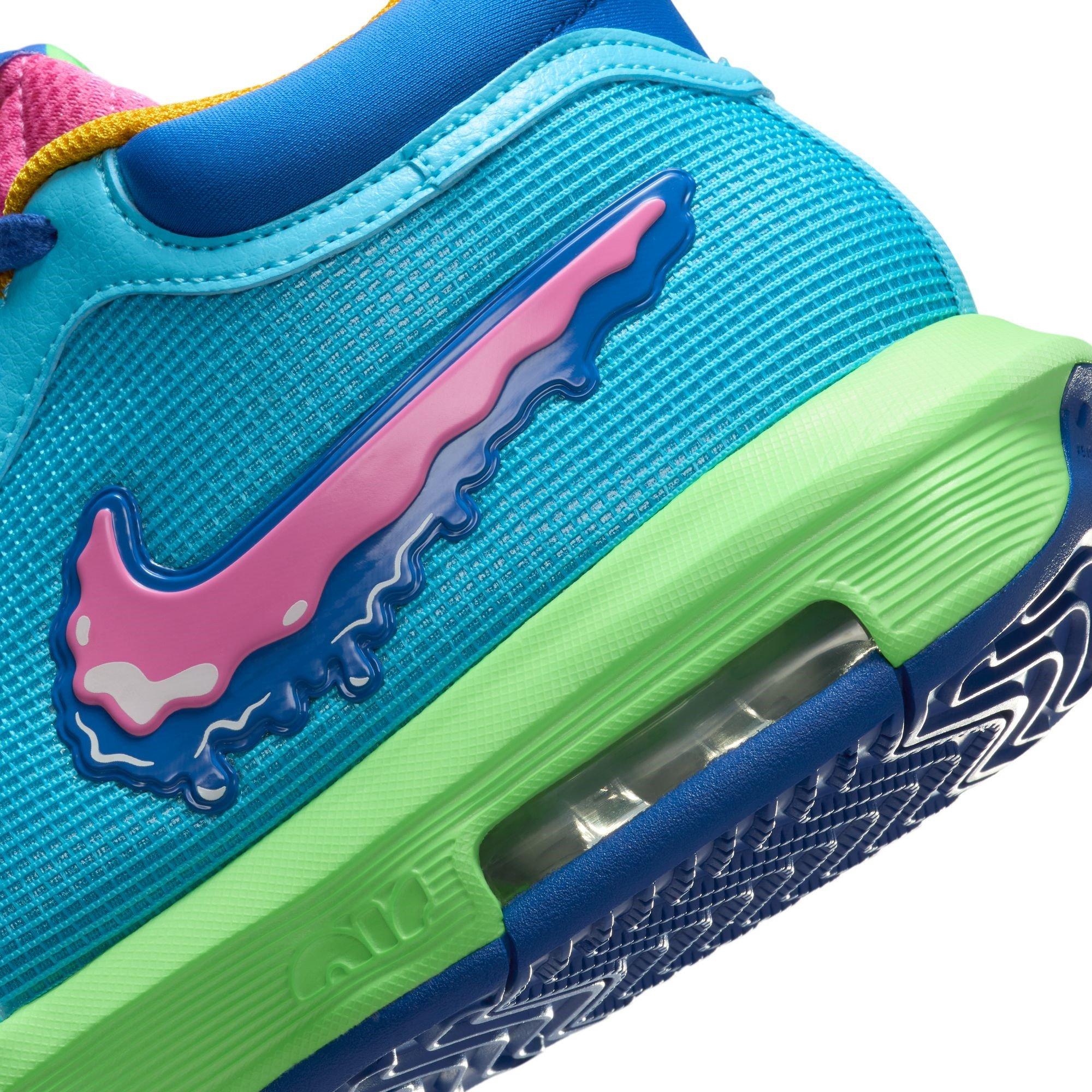 Nike LeBron Witness VIII Basketball Shoes