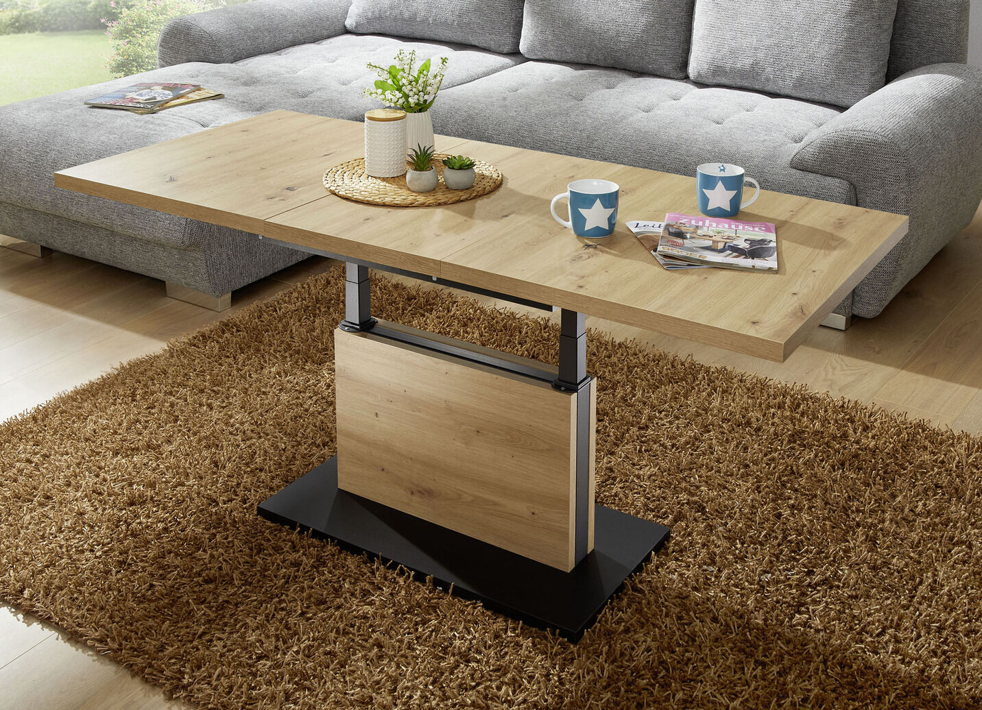 Couchtisch mit raffinierter Liftfunktion