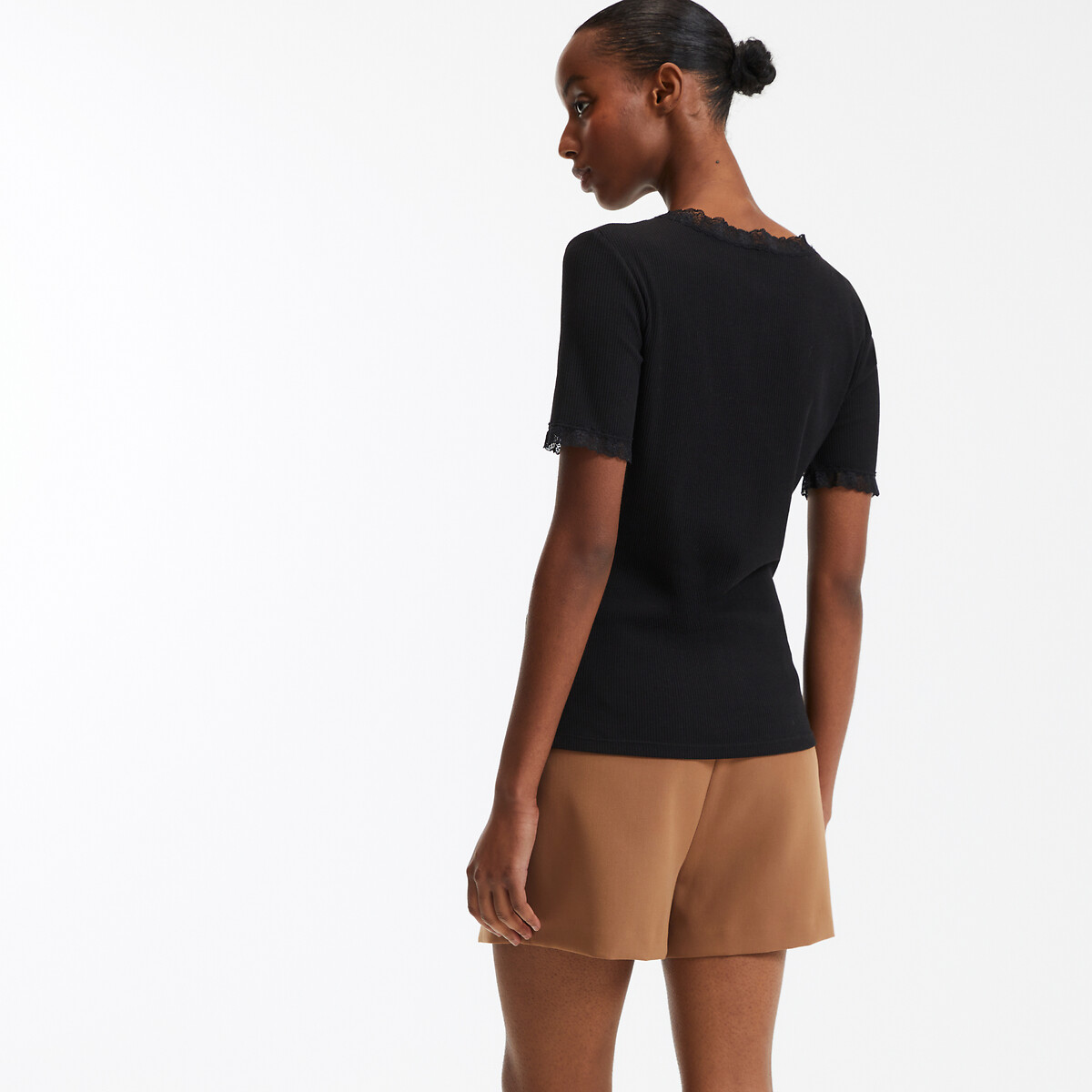COLEÇÃO LA REDOUTE<br>Camiseta de manga curta com decote em V e detalhe em renda