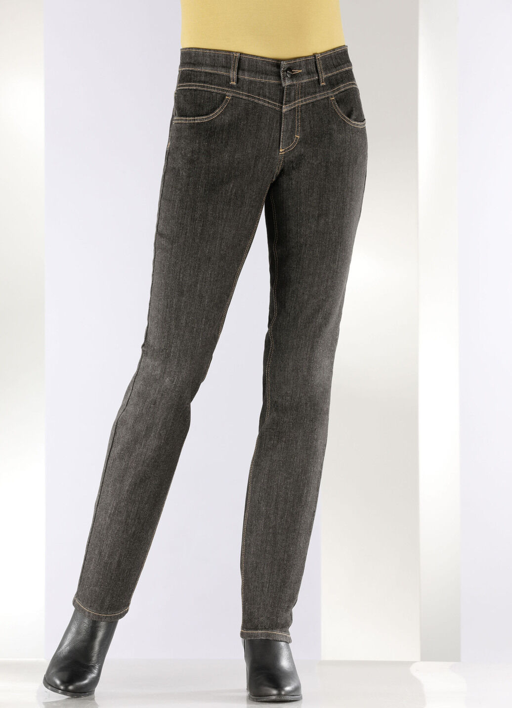Magic-Jeans mit figurformendem Jeanssattel