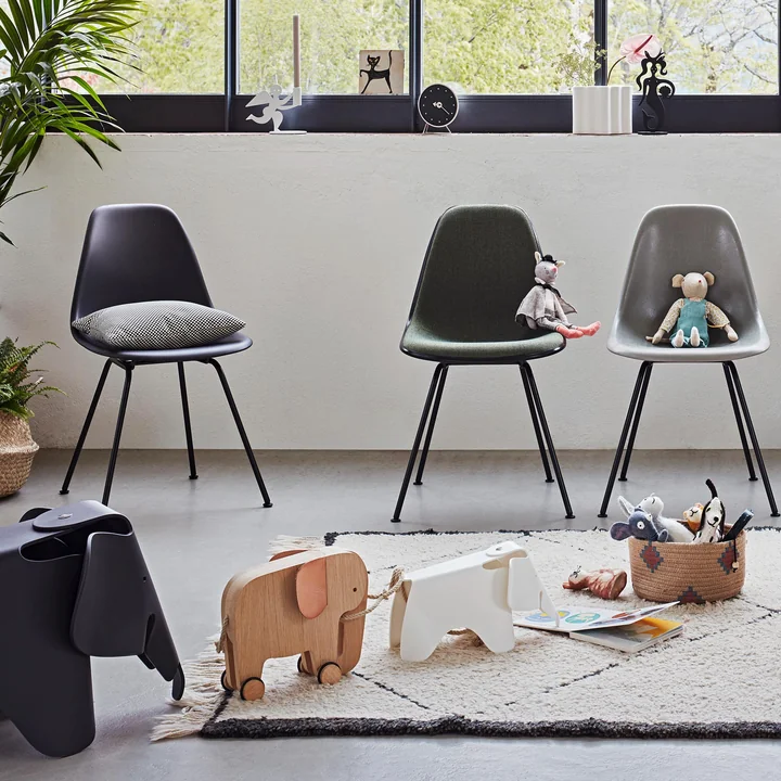 Vitra - Eames Fiberglass Side Chair DSX, basic dark / Eames elephant hide grey (Filzgleiter basic dark)