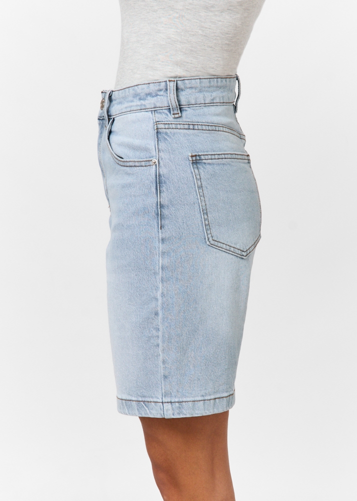 Bermuda short sky blauw