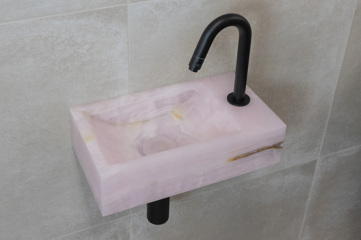 Saniclear Pink Onyx fonteinset met gebogen kraan in mat zwart