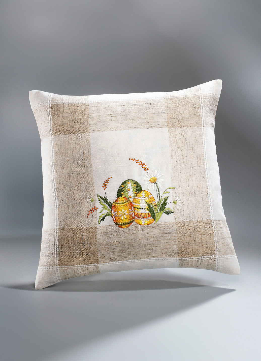 Charmante Accessoires mit buntem Ostereier- Motiv
