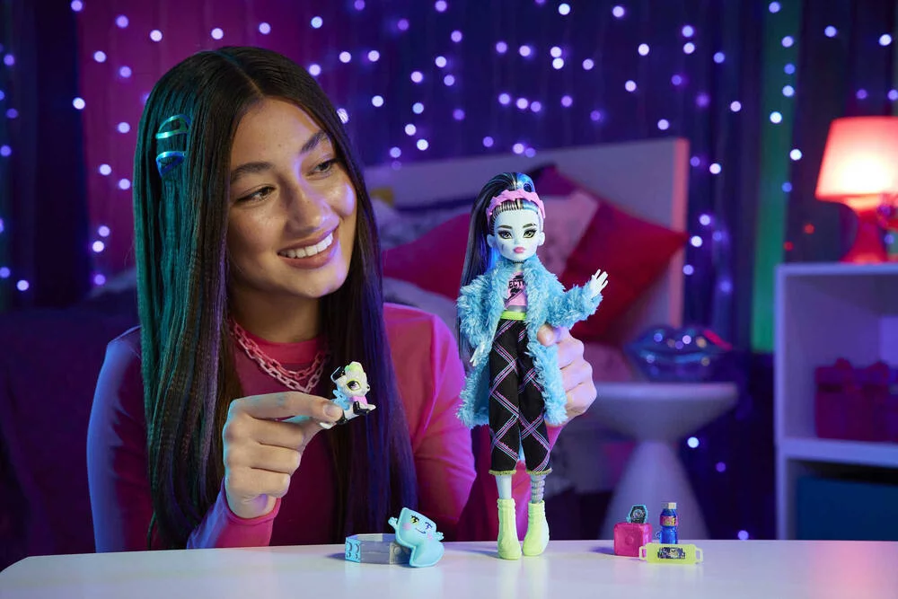 MONSTER HIGH - SOIREE PYJAMA POUPEE FRANKIE STEIN