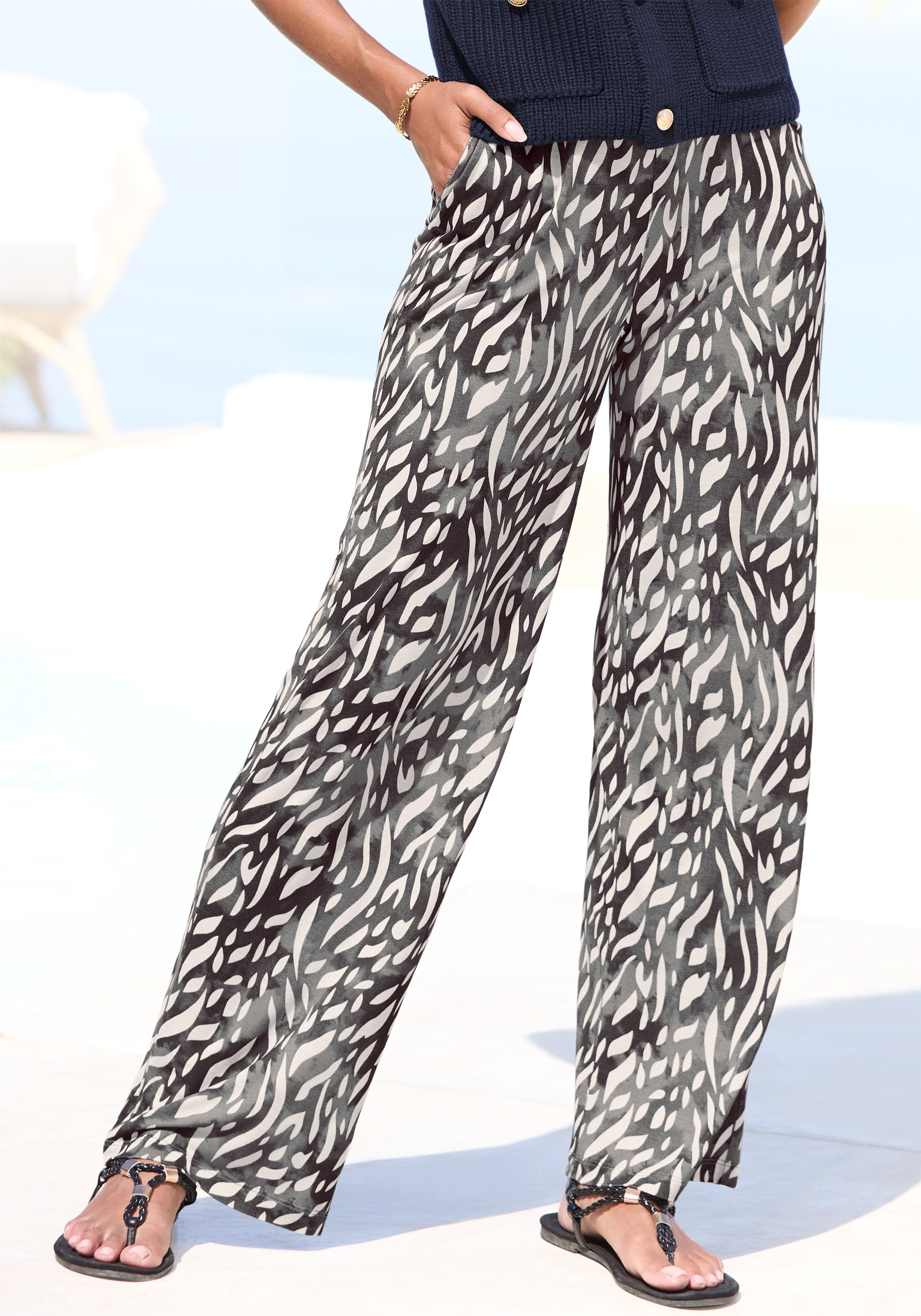 LASCANA Palazzohose  aus Viskosejersey, Schlupfhose mit Alloverprint und Taschen