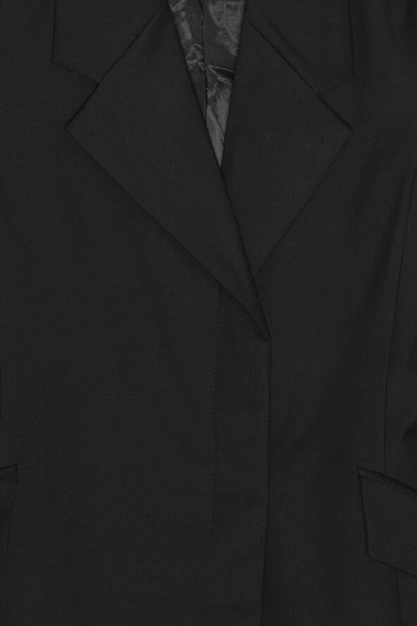 REMAIN Fitted Blazer Black