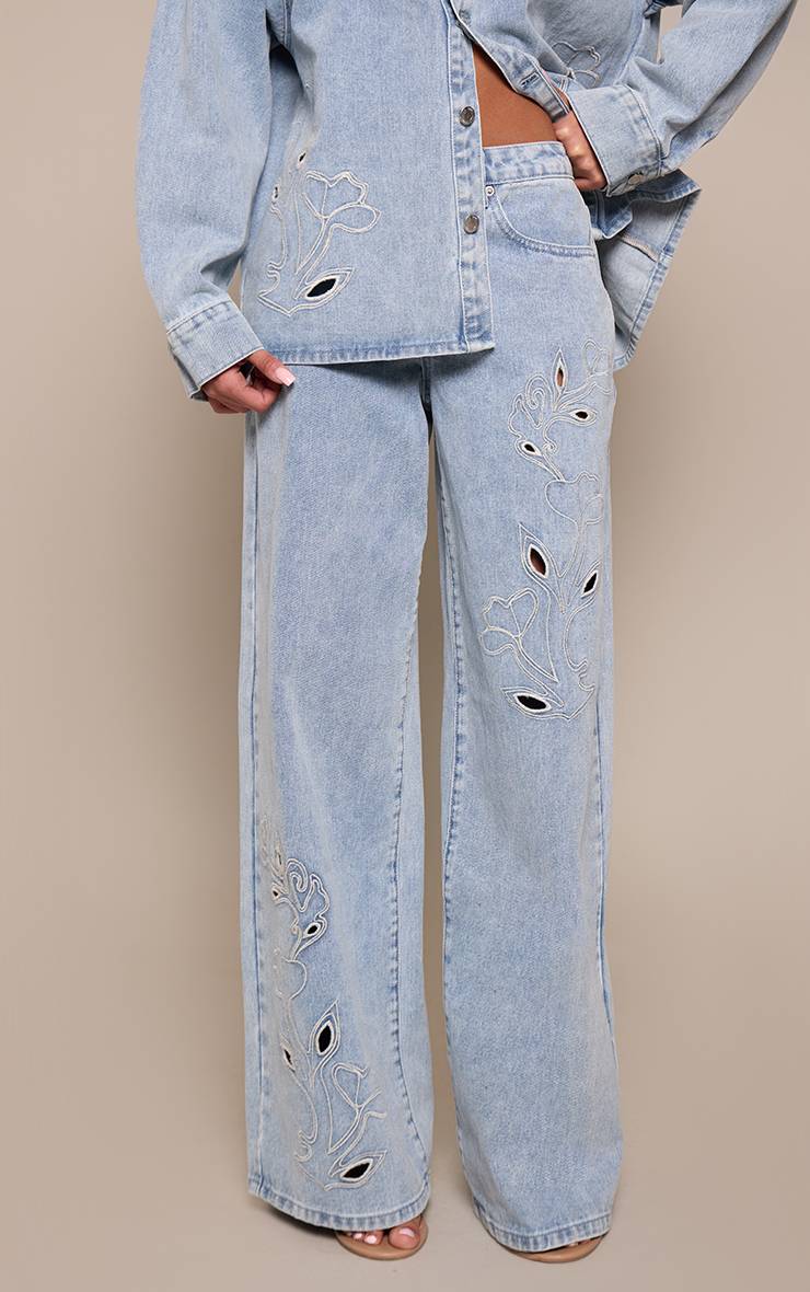 Mid Blue Wash Jean Large Bleu Moyen Avec Détails Brodés